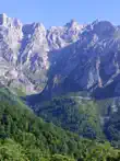 España Diversa-12. Caminando por el Parque Nacional de los Picos de Europa, desde Mogrovejo a Ávila y desde Pandetrave a Posada de Valdeón sinopsis y comentarios
