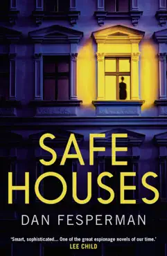 safe houses imagen de la portada del libro