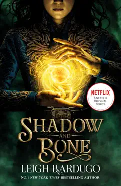 shadow and bone: now a netflix original series imagen de la portada del libro
