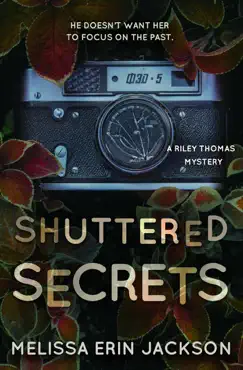 shuttered secrets imagen de la portada del libro
