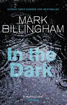 in the dark imagen de la portada del libro
